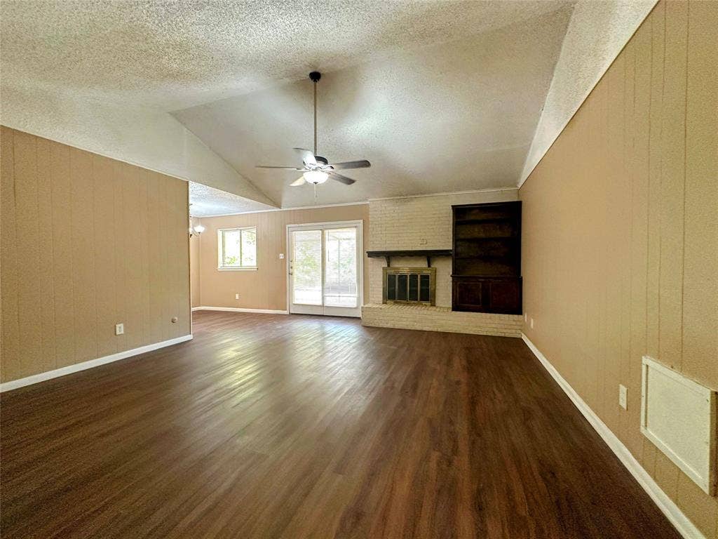1204 Cordell Street, Denton, TX 76201 1204 Cordell Street, Denton, TX 76201