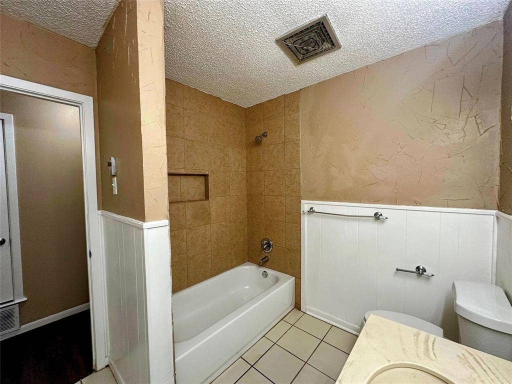 1204 Cordell Street, Denton, TX 76201 1204 Cordell Street, Denton, TX 76201
