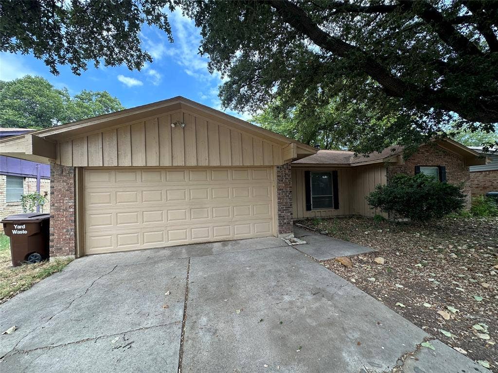 1204 Cordell Street, Denton, TX 76201 1204 Cordell Street, Denton, TX 76201