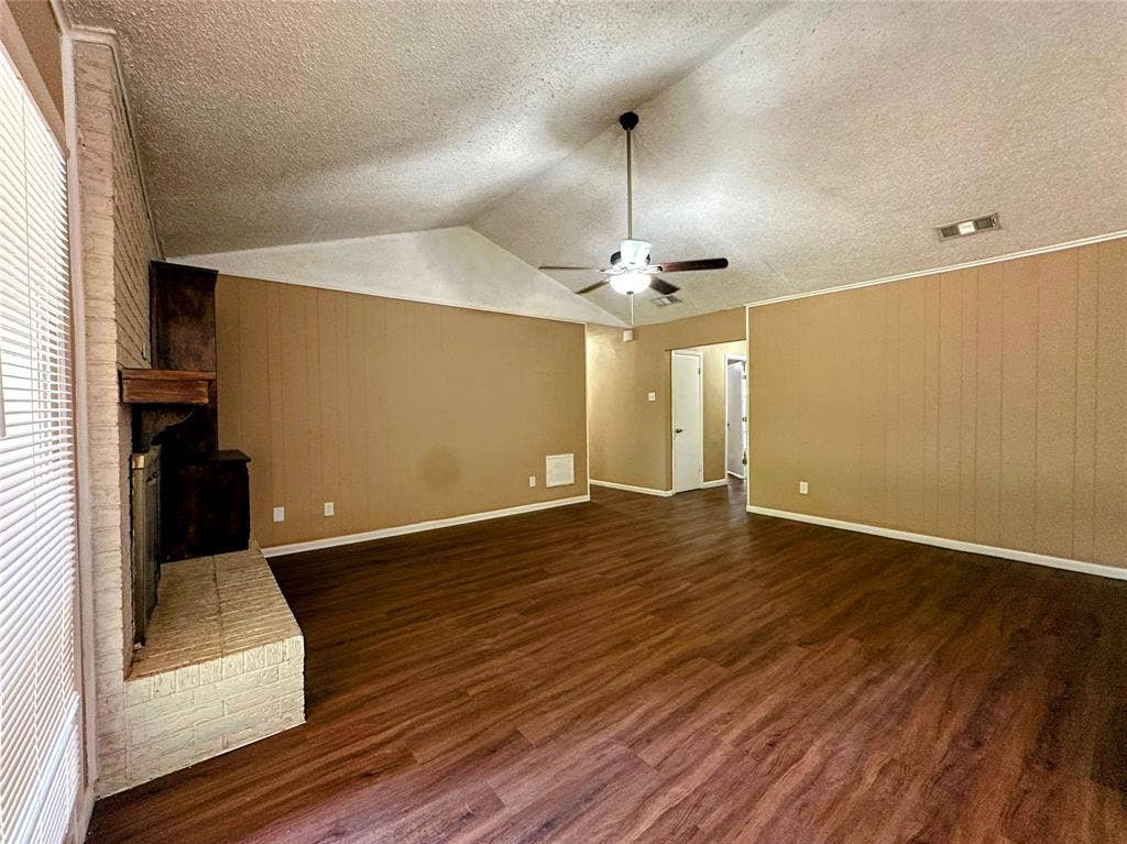 1204 Cordell Street, Denton, TX 76201 1204 Cordell Street, Denton, TX 76201