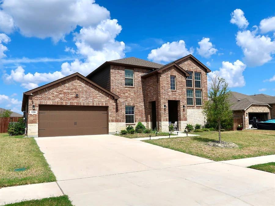 Property photo for 1310 Tophill Drive, Cedar Hill, TX