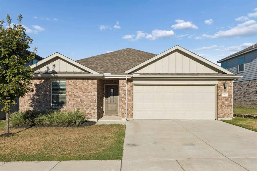 Property photo for 10525 Takala Drive, Fort Worth, TX