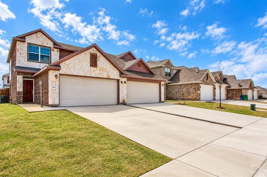 Property photo for 4917-4919 Sanger Circle Drive, Sanger, TX