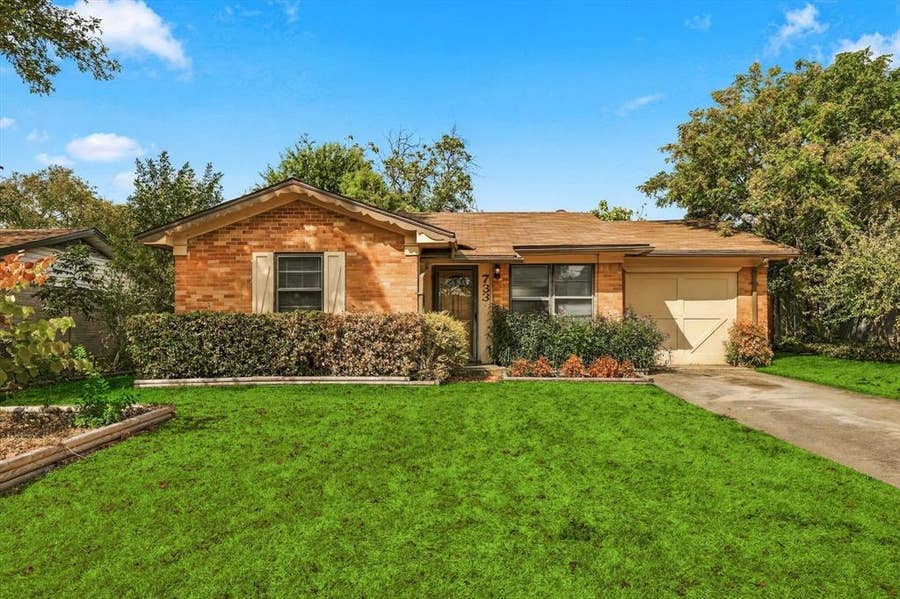 Property photo for 733 Red Mill Lane, Mesquite, TX