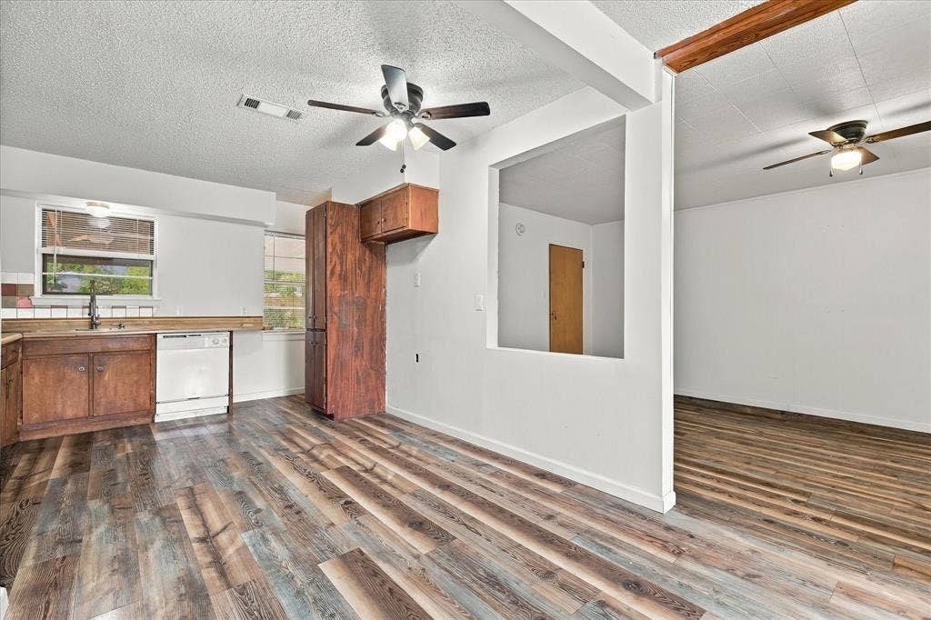 733 Red Mill Lane, Mesquite, TX 75149 733 Red Mill Lane, Mesquite, TX 75149