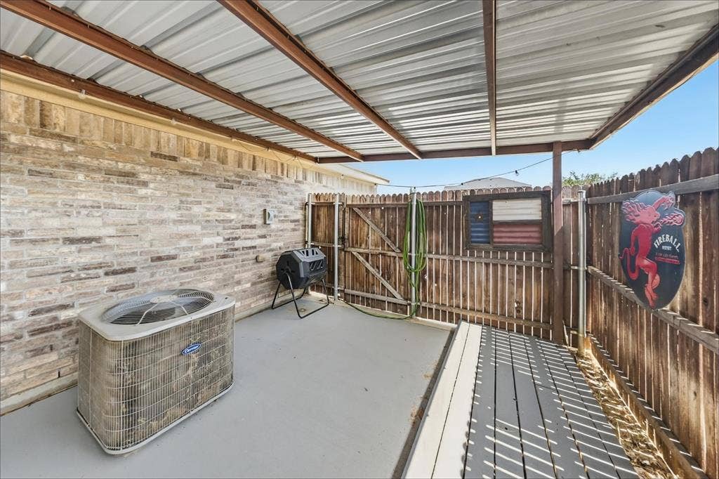 733 River Hill Lane, Fort Worth, TX 76114 733 River Hill Lane, Fort Worth, TX 76114
