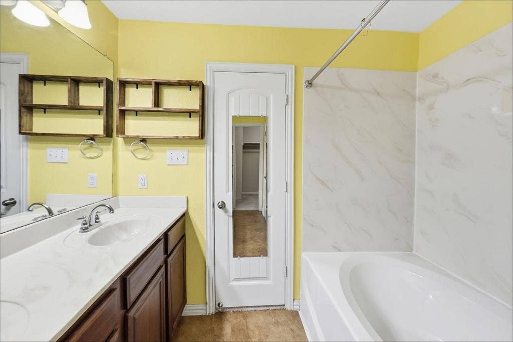 733 River Hill Lane, Fort Worth, TX 76114 733 River Hill Lane, Fort Worth, TX 76114