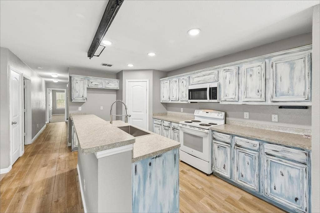 733 River Hill Lane, Fort Worth, TX 76114 733 River Hill Lane, Fort Worth, TX 76114