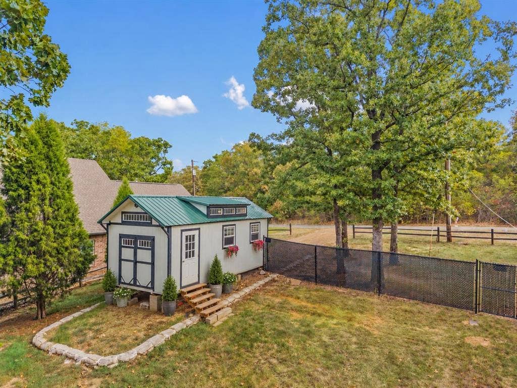 5650 Point Lavista, Malakoff, TX 75148 Virtually Staged