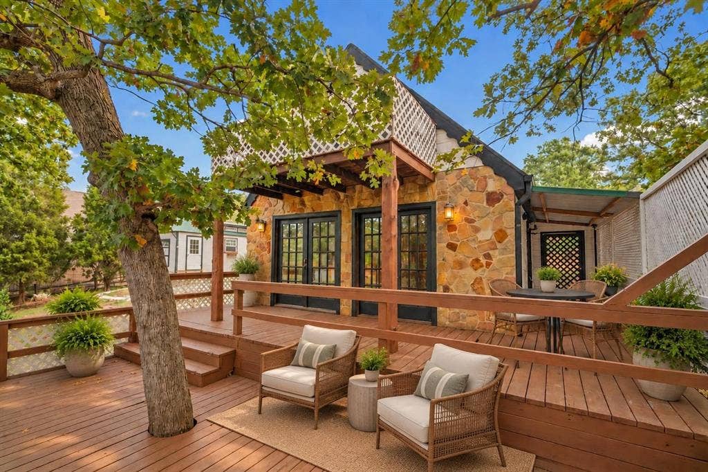 5650 Point Lavista, Malakoff, TX 75148 Virtually Staged