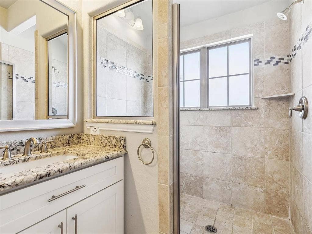 4820 Pasadena Drive, Plano, TX 75024 4820 Pasadena Drive, Plano, TX 75024