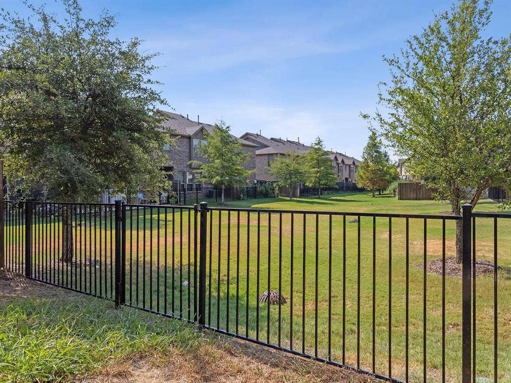 4820 Pasadena Drive, Plano, TX 75024 4820 Pasadena Drive, Plano, TX 75024