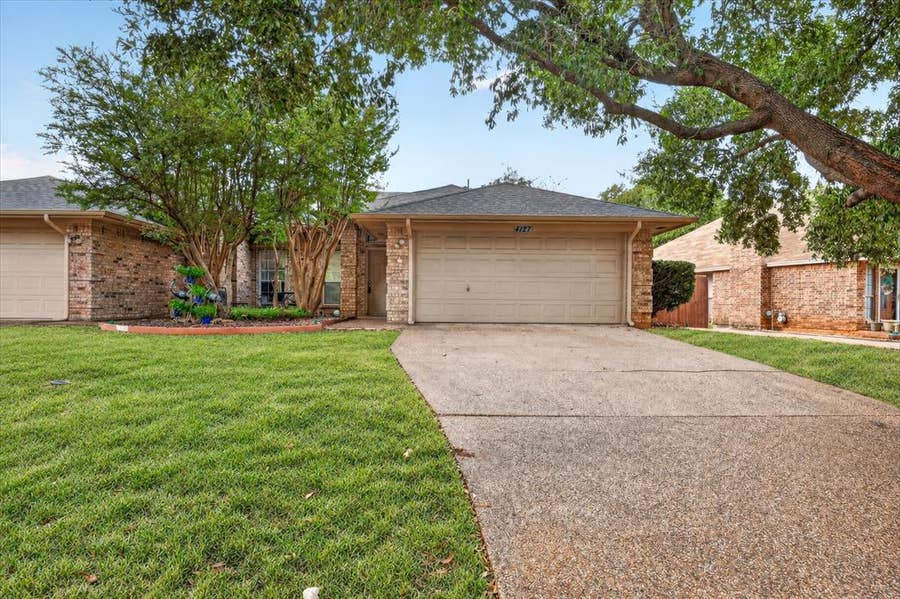 Property photo for 4125-4127 Spring Meadow Lane, Flower Mound, TX