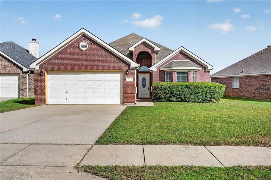 Property photo for 1113 Manhassett Court, Fort Worth, TX