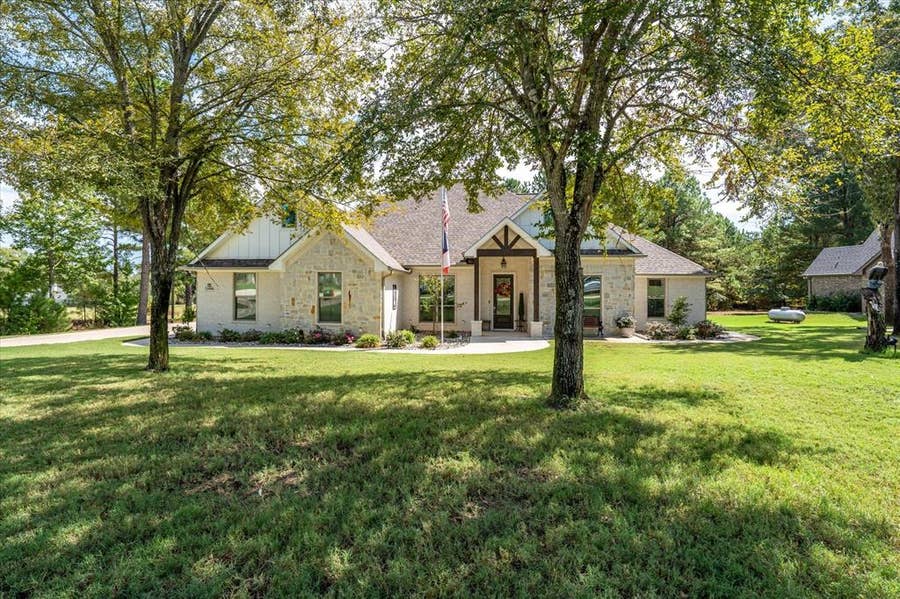 Property photo for 14486 Meadow Glen, Lindale, TX