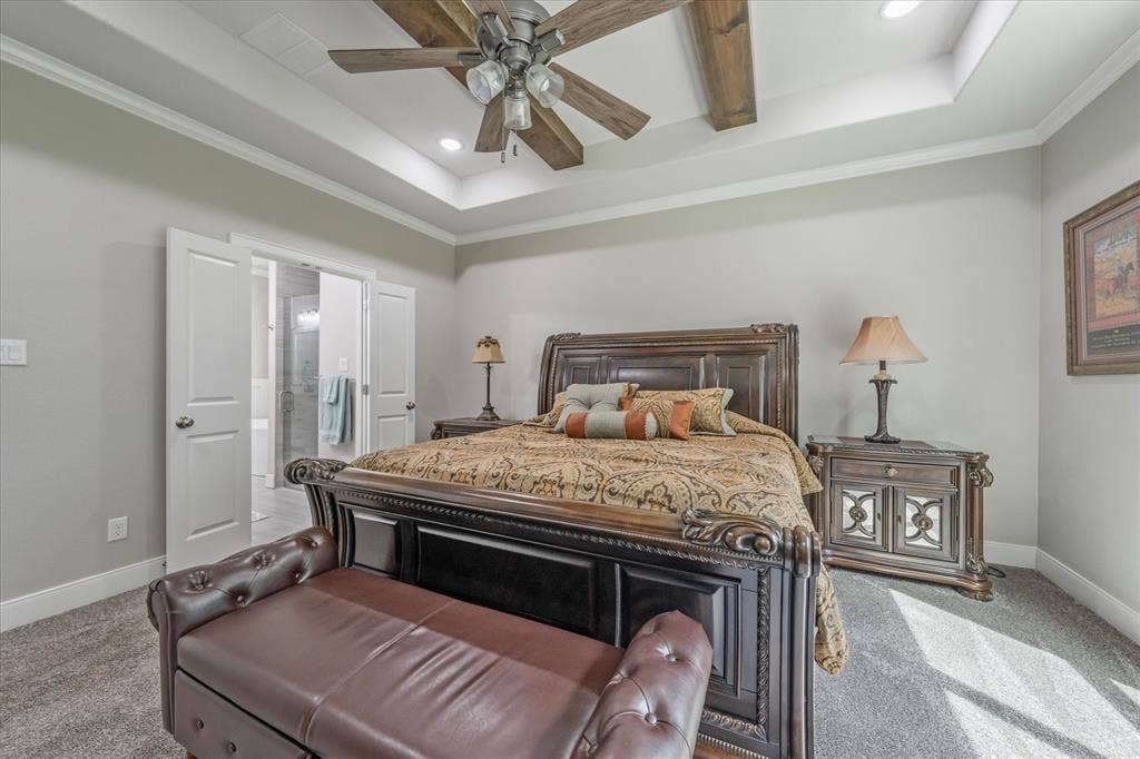 14486 Meadow Glen, Lindale, TX 75771 Tray ceiling with crown molding and recessed lighting