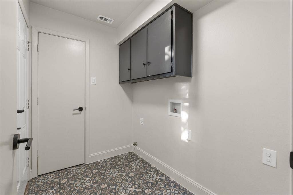 6530 Southpoint Drive, Dallas, TX 75248