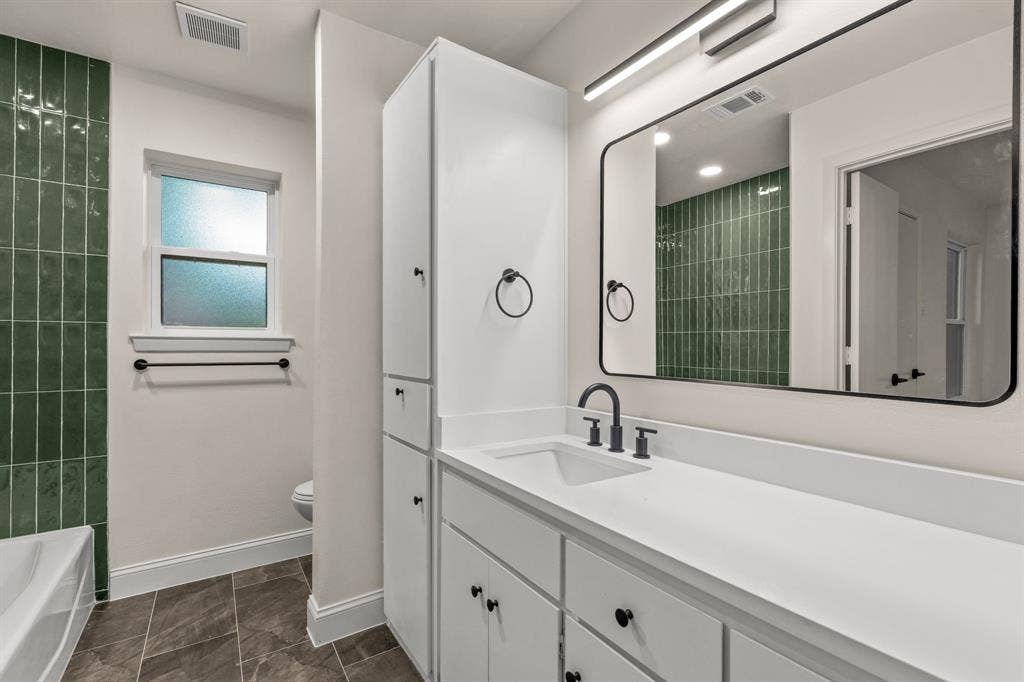 6530 Southpoint Drive, Dallas, TX 75248