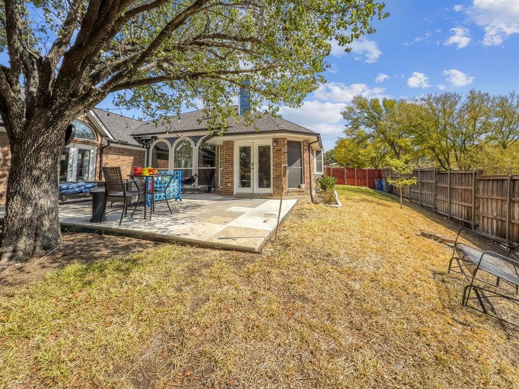8304 Crystalwood Drive, Dallas, TX 75249 8304 Crystalwood Drive, Dallas, TX 75249