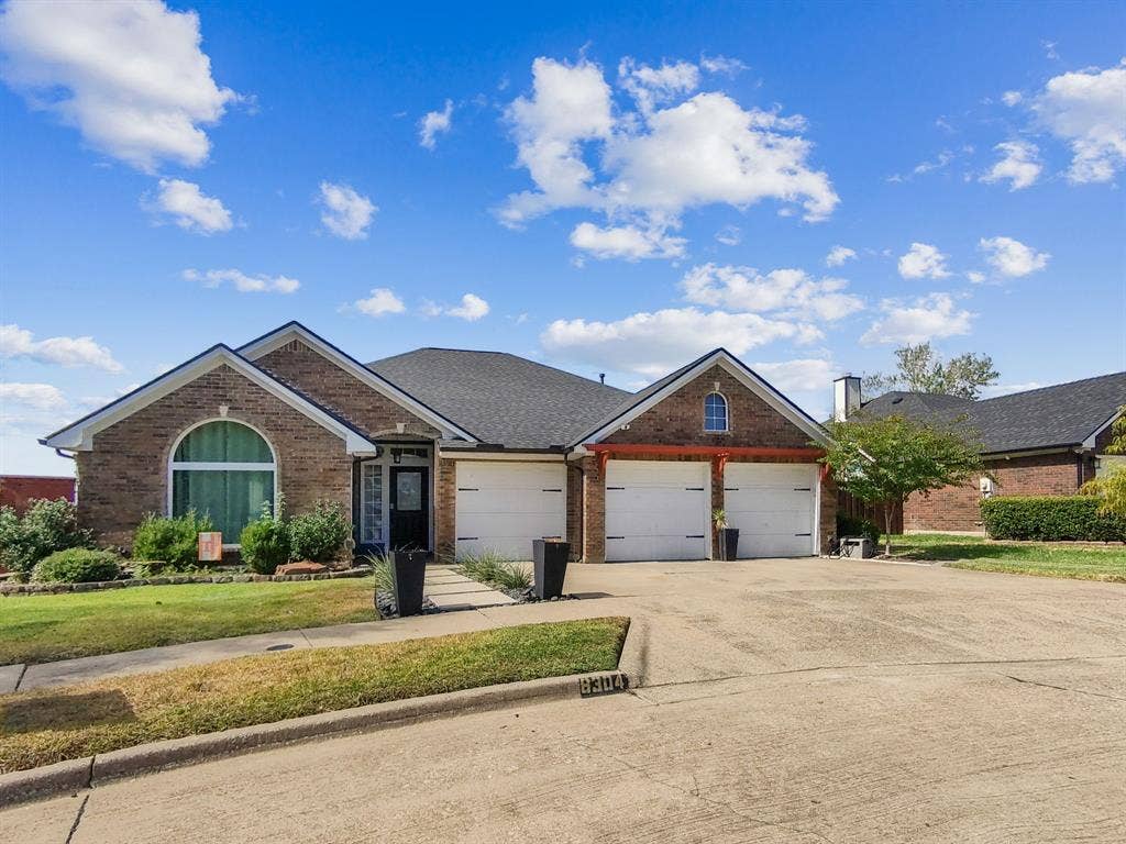 8304 Crystalwood Drive, Dallas, TX 75249 8304 Crystalwood Drive, Dallas, TX 75249