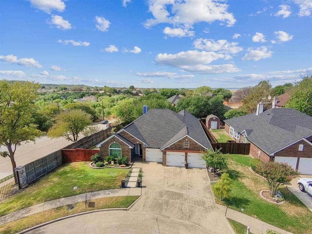 8304 Crystalwood Drive, Dallas, TX 75249 8304 Crystalwood Drive, Dallas, TX 75249