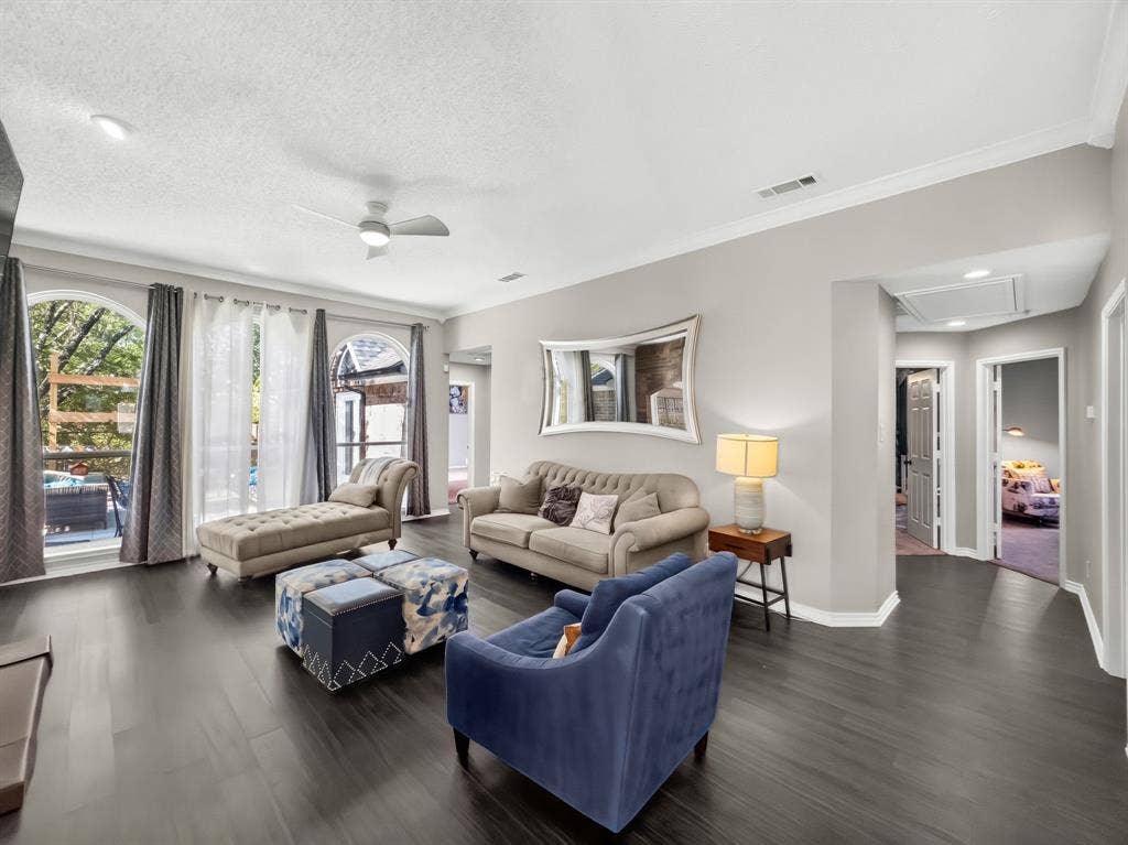 8304 Crystalwood Drive, Dallas, TX 75249 8304 Crystalwood Drive, Dallas, TX 75249