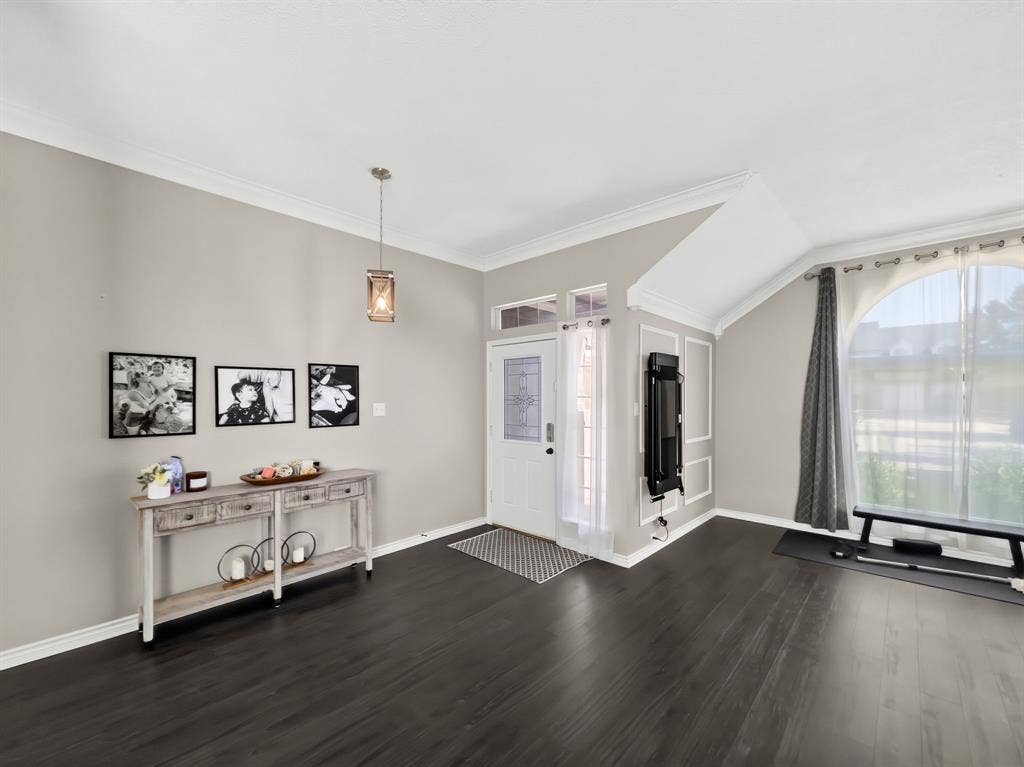 8304 Crystalwood Drive, Dallas, TX 75249 8304 Crystalwood Drive, Dallas, TX 75249