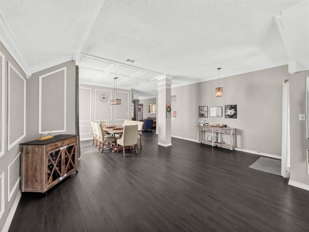 8304 Crystalwood Drive, Dallas, TX 75249 8304 Crystalwood Drive, Dallas, TX 75249