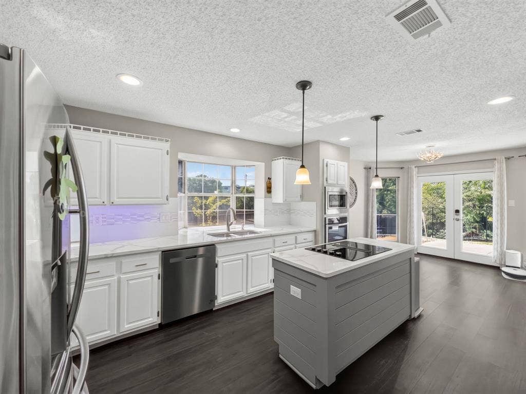 8304 Crystalwood Drive, Dallas, TX 75249 8304 Crystalwood Drive, Dallas, TX 75249
