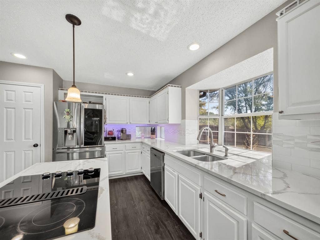 8304 Crystalwood Drive, Dallas, TX 75249 8304 Crystalwood Drive, Dallas, TX 75249