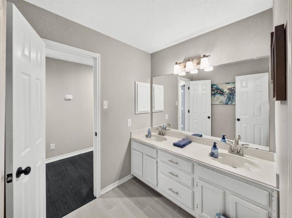 8304 Crystalwood Drive, Dallas, TX 75249 8304 Crystalwood Drive, Dallas, TX 75249
