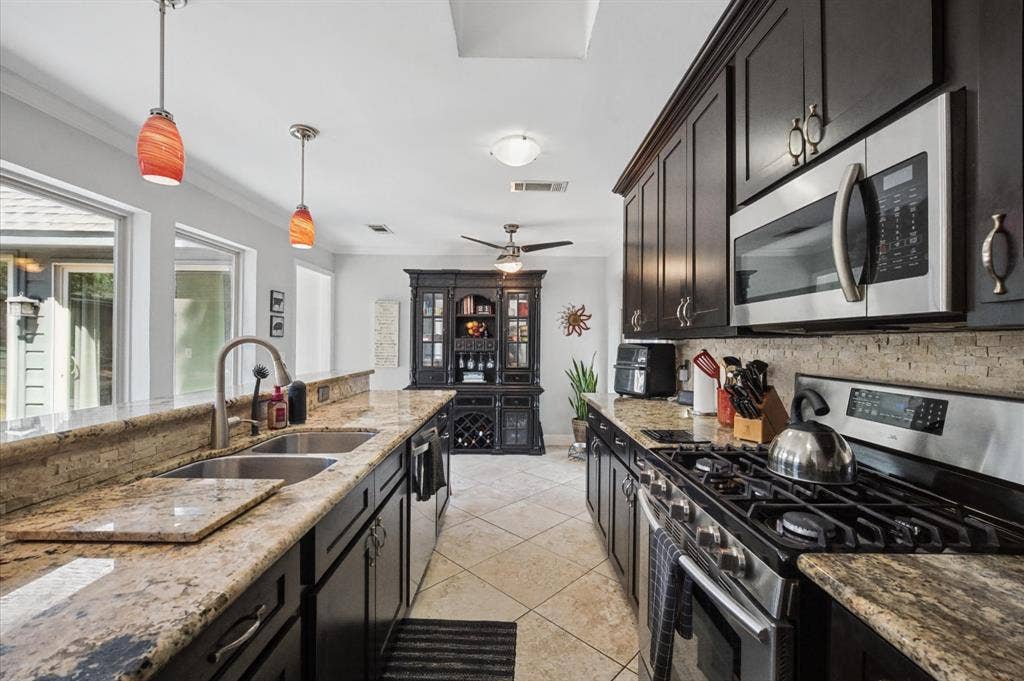 3220 Bandolino Lane, Plano, TX 75075 3220 Bandolino Lane, Plano, TX 75075