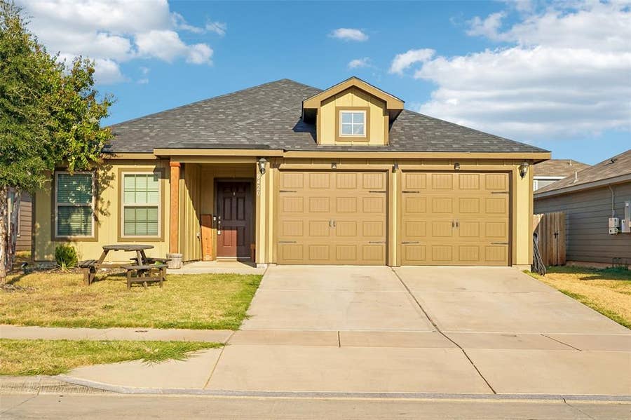 Property photo for 8420 Steel Dust Drive, Fort Worth, TX