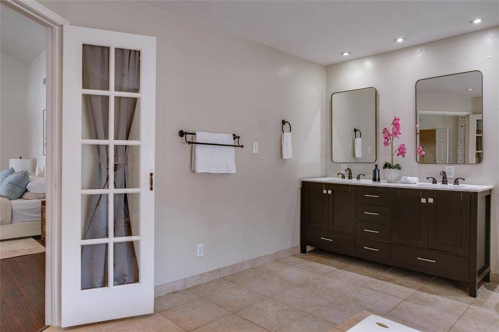 3228 San Jacinto Street, Dallas, TX 75204 3228 San Jacinto Street, Dallas, TX 75204
