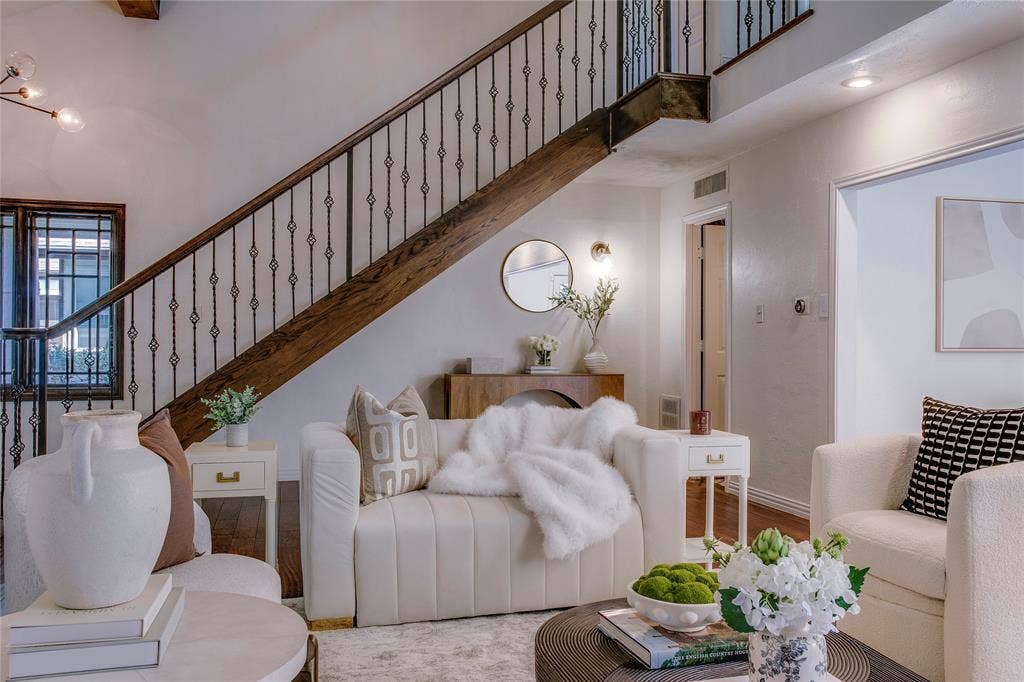 3228 San Jacinto Street, Dallas, TX 75204 3228 San Jacinto Street, Dallas, TX 75204