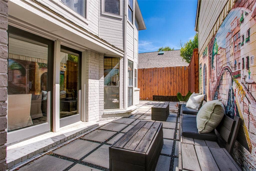 3228 San Jacinto Street, Dallas, TX 75204 3228 San Jacinto Street, Dallas, TX 75204