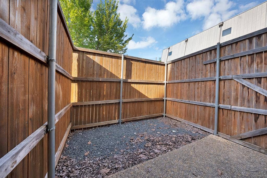 4003 Gilbert Avenue, #10, Dallas, TX 75219 4003 Gilbert Avenue, #10, Dallas, TX 75219