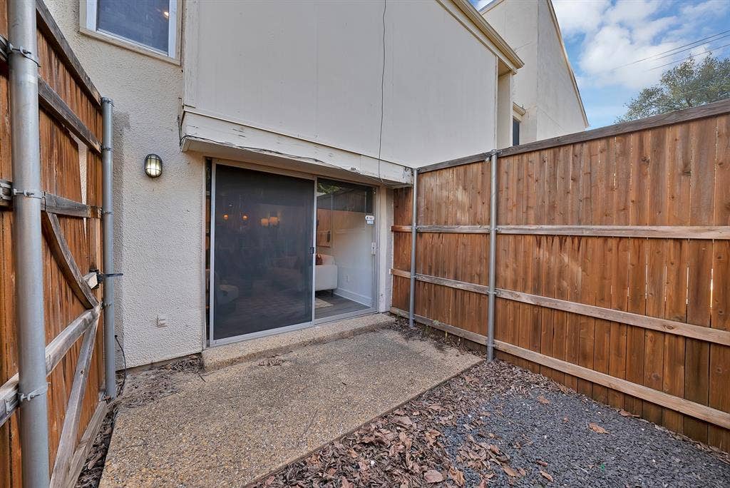 4003 Gilbert Avenue, #10, Dallas, TX 75219 4003 Gilbert Avenue, #10, Dallas, TX 75219