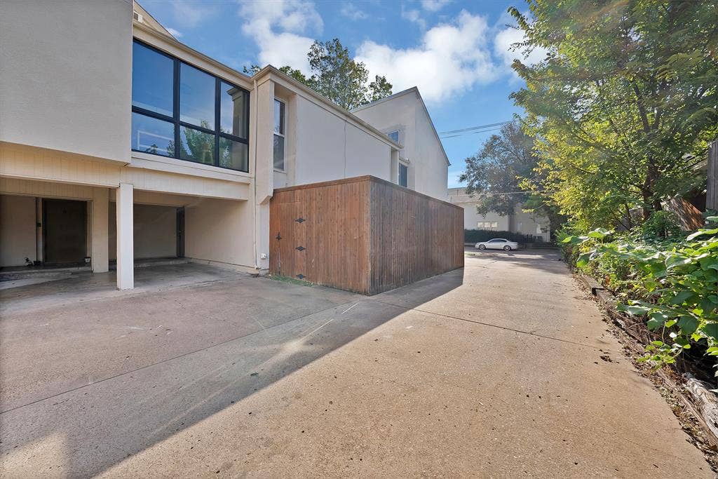 4003 Gilbert Avenue, #10, Dallas, TX 75219 4003 Gilbert Avenue, #10, Dallas, TX 75219