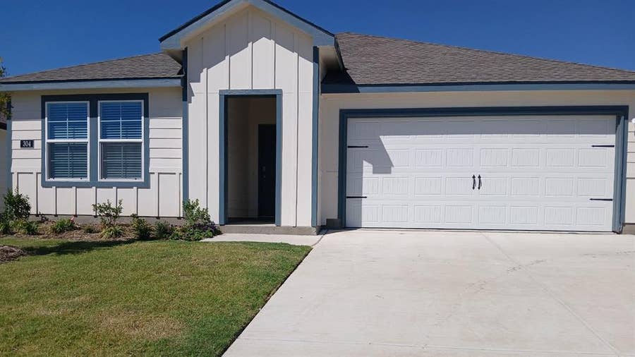 Property photo for 304 Buttonwood Drive, Royse City, TX