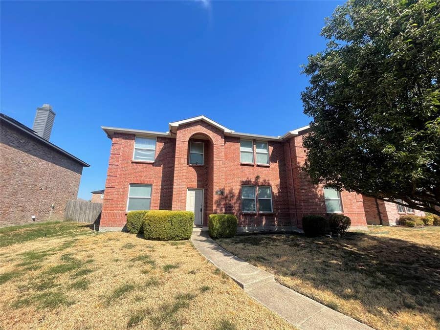 Property photo for 1015 Graystone Drive, Lancaster, TX