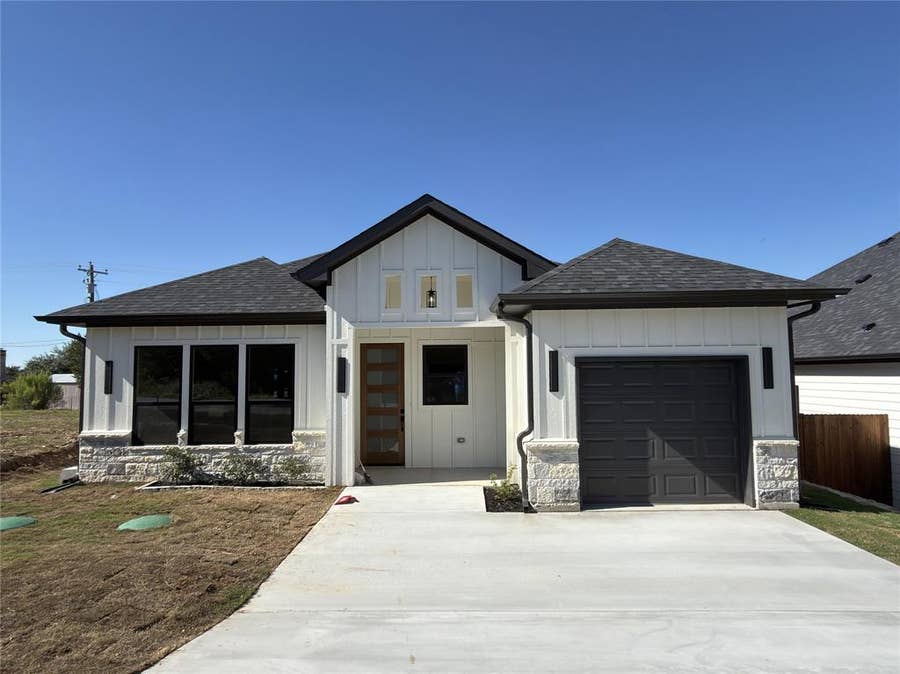 Property photo for 3414 Brazos River Drive, Granbury, TX