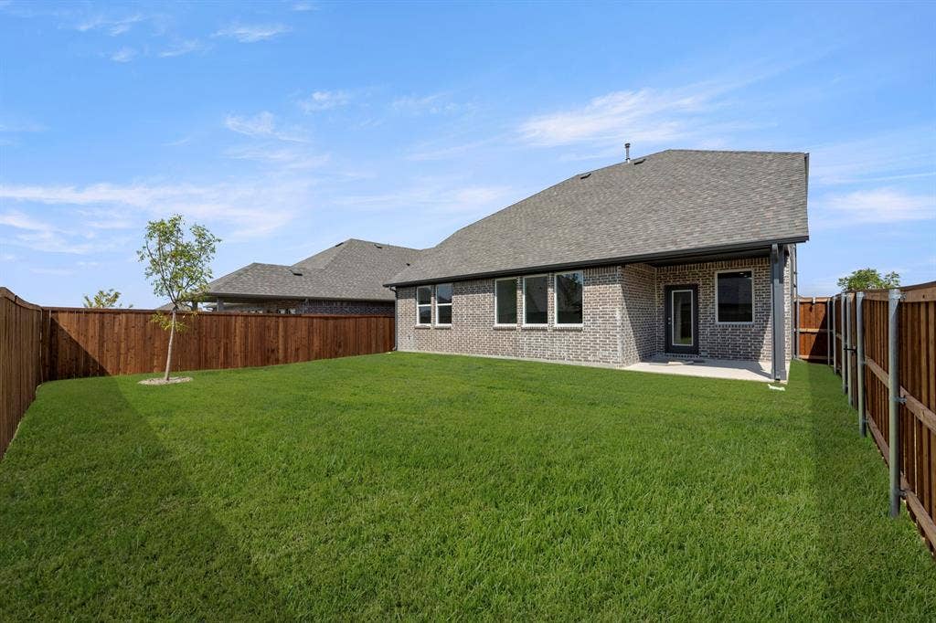 3103 Goldfinch Drive, Royse City, TX 75189 28. 3103 Goldfinch - Back (2)