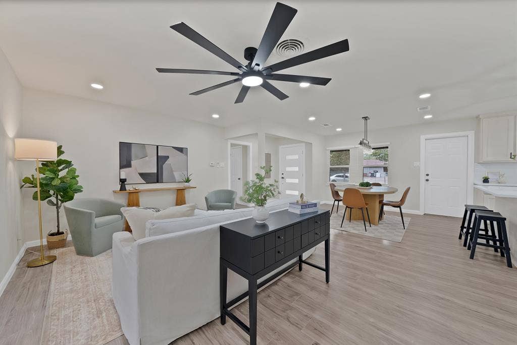 1715 Bradford Drive, Arlington, TX 76010 1715 Bradford Drive, Arlington, TX 76010