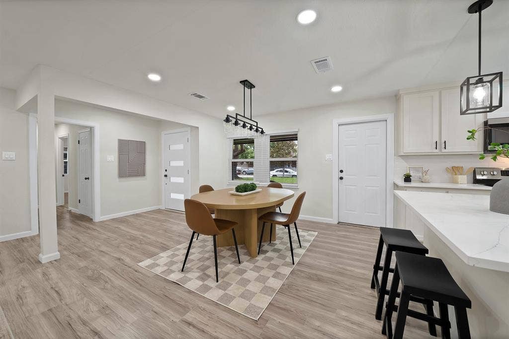1715 Bradford Drive, Arlington, TX 76010 1715 Bradford Drive, Arlington, TX 76010