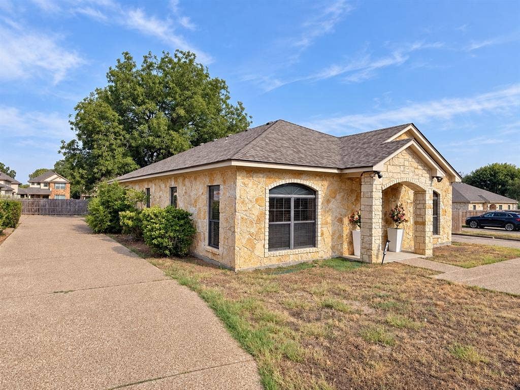 221 Gurley Lane, Waco, TX 76706 221 Gurley Lane, Waco, TX 76706