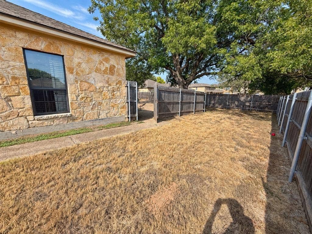 221 Gurley Lane, Waco, TX 76706 221 Gurley Lane, Waco, TX 76706