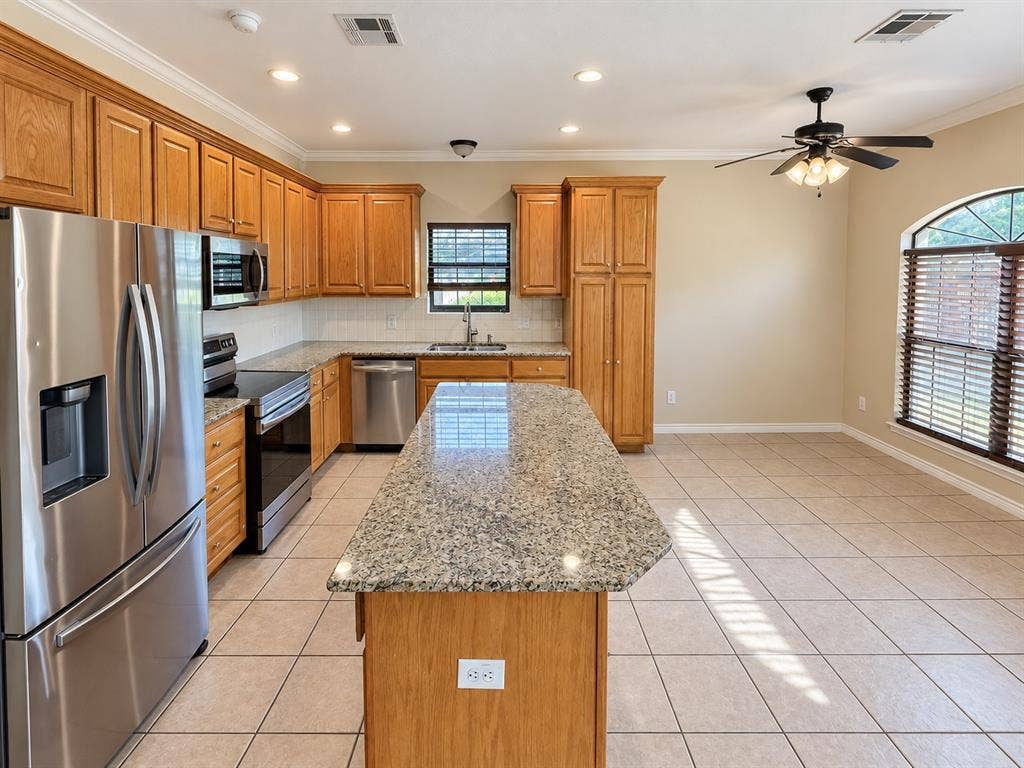 221 Gurley Lane, Waco, TX 76706 221 Gurley Lane, Waco, TX 76706