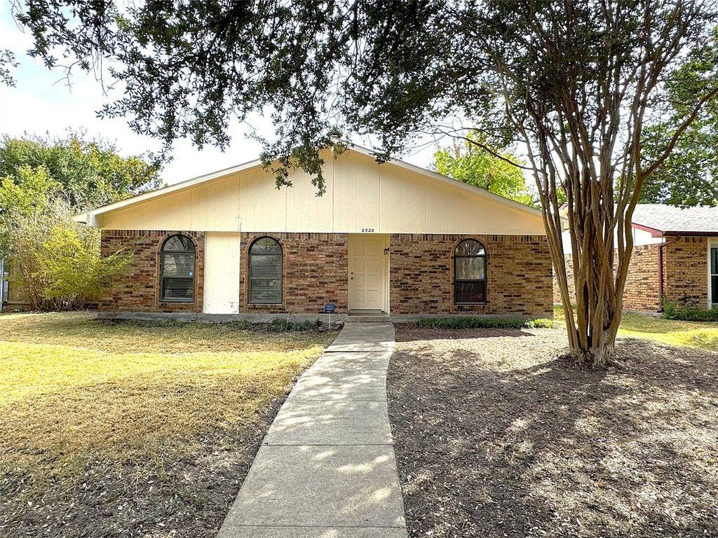 2525 Norway Drive, Garland, TX 75040 Welcome Home!