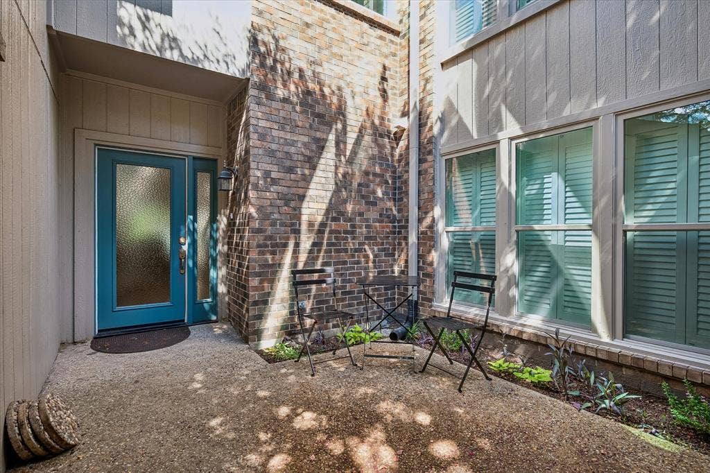12466 Montego Plaza, Dallas, TX 75230